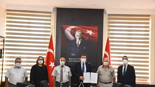 Hayırseverler tarafından Milas'a yapılacak okullar için protokol imzalandı