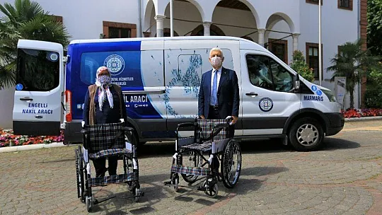 Hayırseverlerden Büyükşehir'e tekerlekli sandalye bağışı