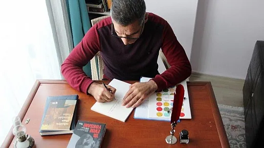Hem şair hem polis memuru