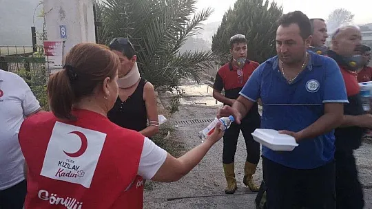 Her gün yaklaşık 4 bin kişilik yemek üretiyorlar