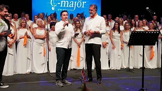 Her notanın bir fidan olması için sahneye çıktılar