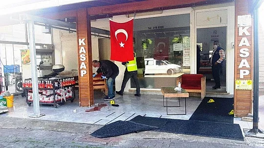 Herkesin gözü önde kurşun yağmuruna tuttu