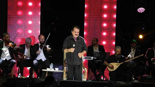 İbrahim Tatlıses 15 yıl aradan sonra Bodrum'da hayranlarıyla buluştu