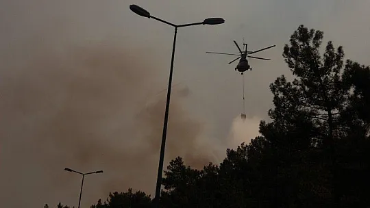 İçmeler yolunda alevler yolu kapattı