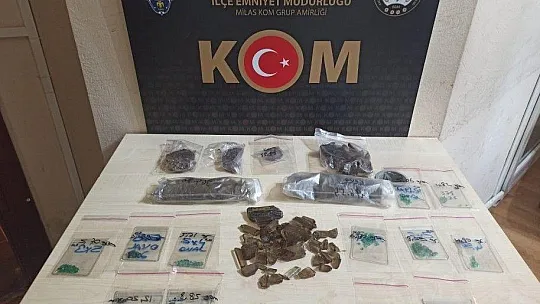 İhbar üzerine durdurulan araçta diaspor taşı ve kök zümrüt ele geçirildi