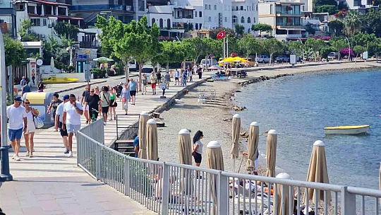 İki gemi ile Bodrum'a 1982 yolcu geldi