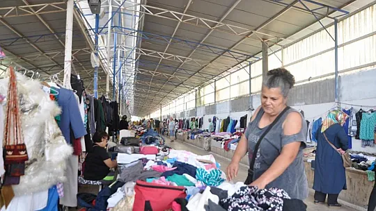 Sokak hayvanları için satış yaptılar