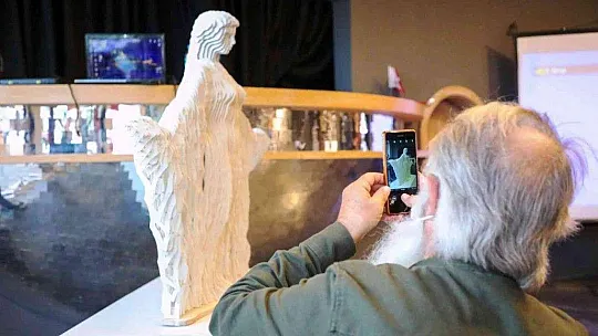 İlhan Koman ile 100 yıl heykel sergisi sanatseverlerle buluştu
