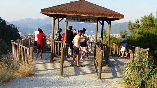 İlk işleri Marmaris'i izlemek oldu