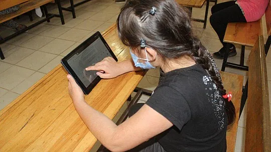 İmamın evinde ders gören öğrenciler için EBA Destek Noktası oluşturuldu