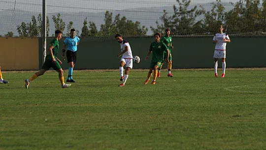 FETHİYESPOR İLK YENİLGİSİNİ ALDI 2-1