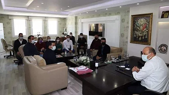 AK PARTİ GENÇLİK KOLLARI YÖNETİMİNDEN, BAŞKAN OTGÖZ'E ZİYARET
