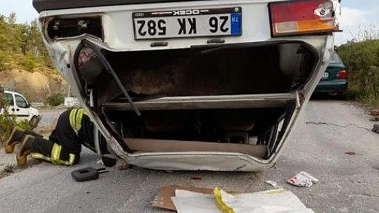 Araç İçerisinde Sıkışan Vatandaşı İtfaiye Ekibi Kurtardı