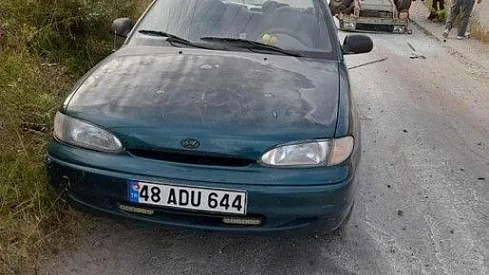 Araç İçerisinde Sıkışan Vatandaşı İtfaiye Ekibi Kurtardı