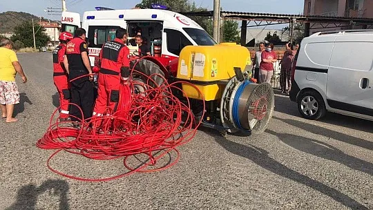 Traktör Altında Kalan Şahsı İtfaiye Kurtardı