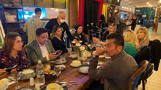 Emrah Doğu'dan iftar yemeği