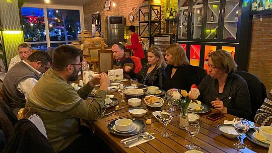 Emrah Doğu'dan iftar yemeği