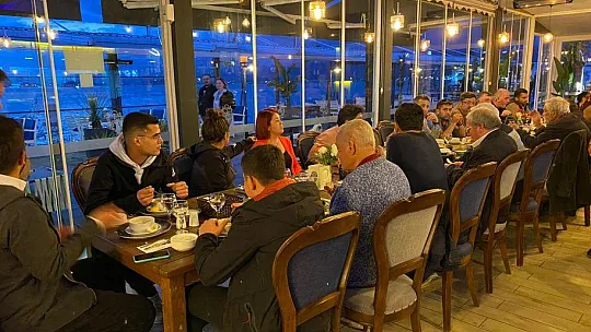 Emrah Doğu'dan iftar yemeği