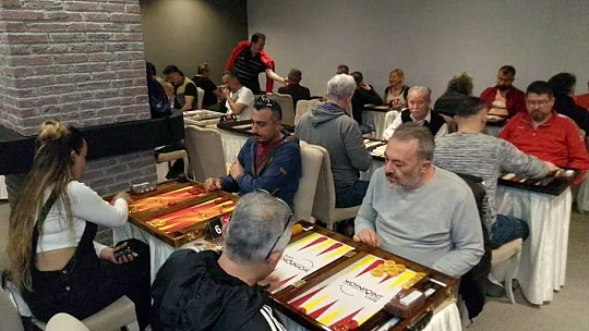 FETHİYE 1'İNCİ TAVLA TURNUVASINA İLGİ YOĞUN OLDU