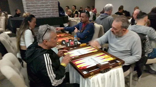 FETHİYE 1'İNCİ TAVLA TURNUVASINA İLGİ YOĞUN OLDU