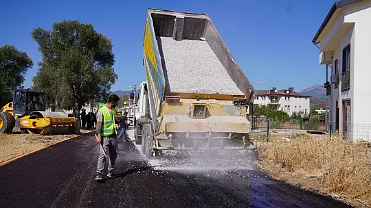 Başkan Akdenizli: '2023 yılı asfalt çalışmalarına başladık'