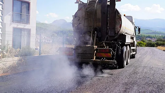 Başkan Akdenizli: '2023 yılı asfalt çalışmalarına başladık'