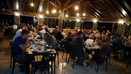 Başkan Akdenizli, Teşkilat Yemeğine Katıldı