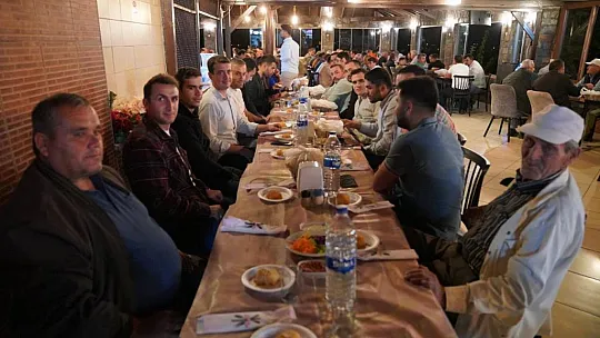 Başkan Akdenizli, Teşkilat Yemeğine Katıldı