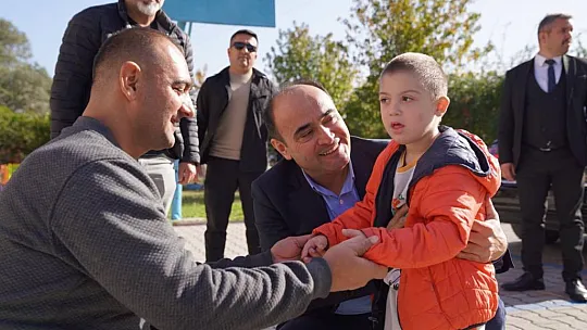 Başkan Akdenizli, Engelli Bireyleri Okullarında Ziyaret Etti