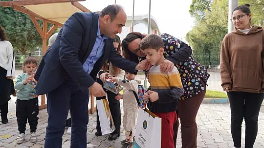 Başkan Akdenizli, Engelli Bireyleri Okullarında Ziyaret Etti