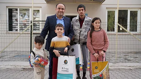 Başkan Akdenizli, Engelli Bireyleri Okullarında Ziyaret Etti