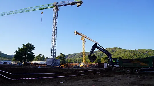 Başkan Akdenizli, TOKİ'de İncelemelerde Bulundu