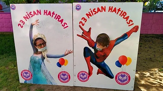 Gün boyu yapılan etkinliklerle doyasıya eğlendiler