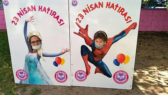 Gün boyu yapılan etkinliklerle doyasıya eğlendiler