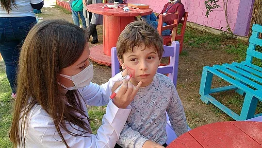 Gün boyu yapılan etkinliklerle doyasıya eğlendiler