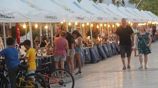 Stantlar haftada 2 gün kurulmaya devam ediyor
