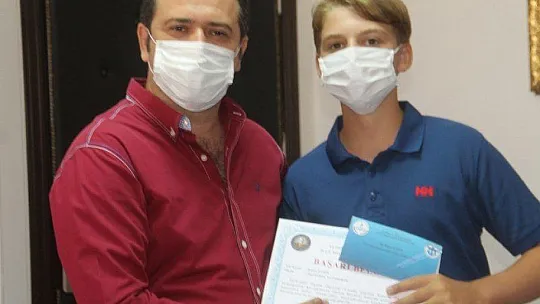 Başarılı Öğrenciler Altınla Ödüllendirildi