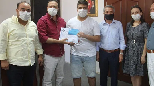 Başarılı Öğrenciler Altınla Ödüllendirildi