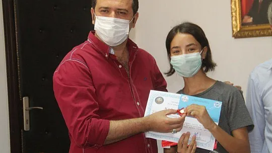 Başarılı Öğrenciler Altınla Ödüllendirildi