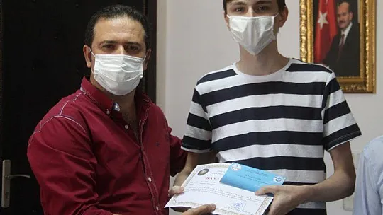 Başarılı Öğrenciler Altınla Ödüllendirildi