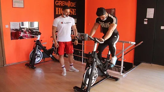 Spor salonları yeniden faaliyete başladı