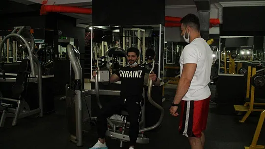 Spor salonları yeniden faaliyete başladı