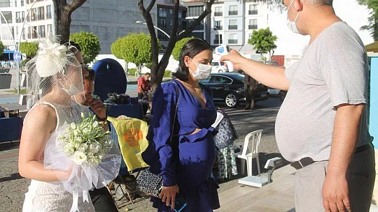 Fethiye'de nikahlar açık havada kıyılıyor