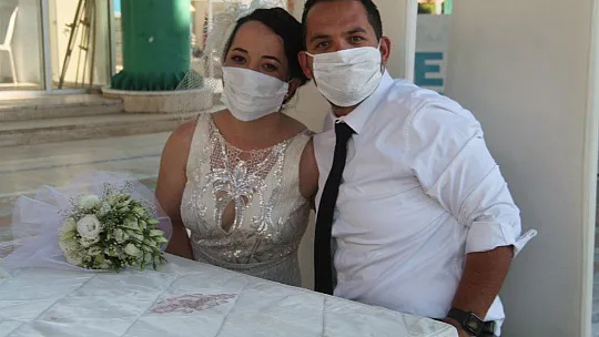 Fethiye'de nikahlar açık havada kıyılıyor