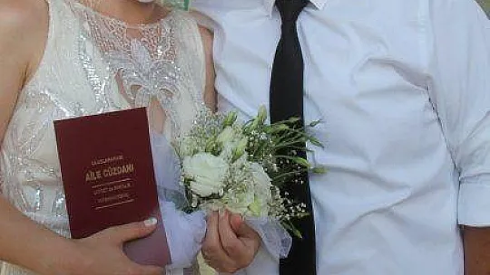 Fethiye'de nikahlar açık havada kıyılıyor