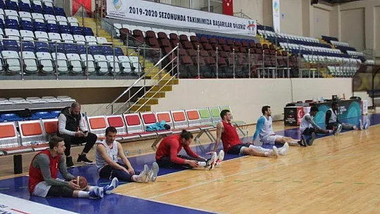 Beşiktaş taraftarlarından atkı kampanyasına destek 