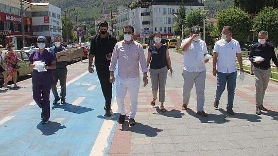 FETHİYE'DE KAYMAKAMDAN MASKE DENETLEMESİ