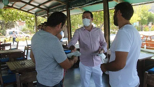 FETHİYE'DE KAYMAKAMDAN MASKE DENETLEMESİ