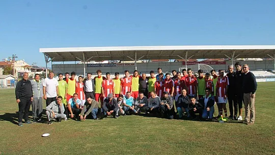 Fethiyespor'un gençleri özel sporcularla karşılaştı