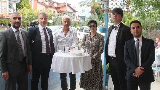 ÜNLÜ PROFESÖR FETHİYE'DE DÜNYA EVİNE GİRDİ 